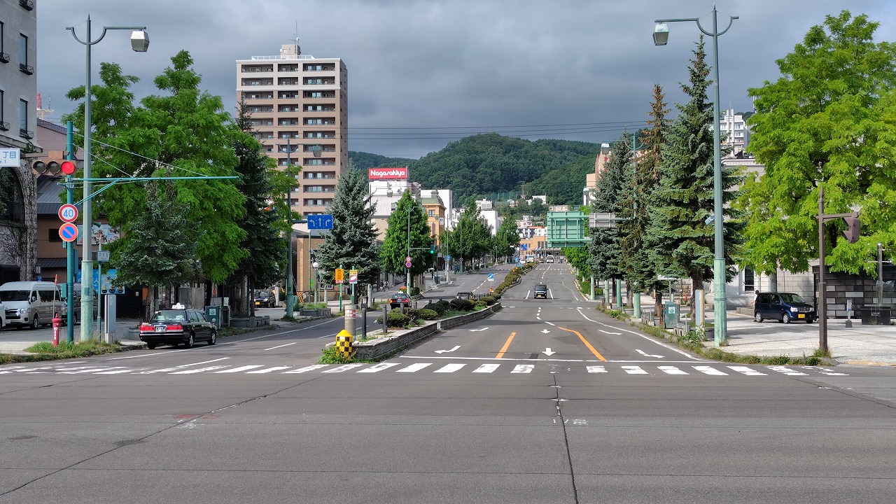 小樽駅に続く道